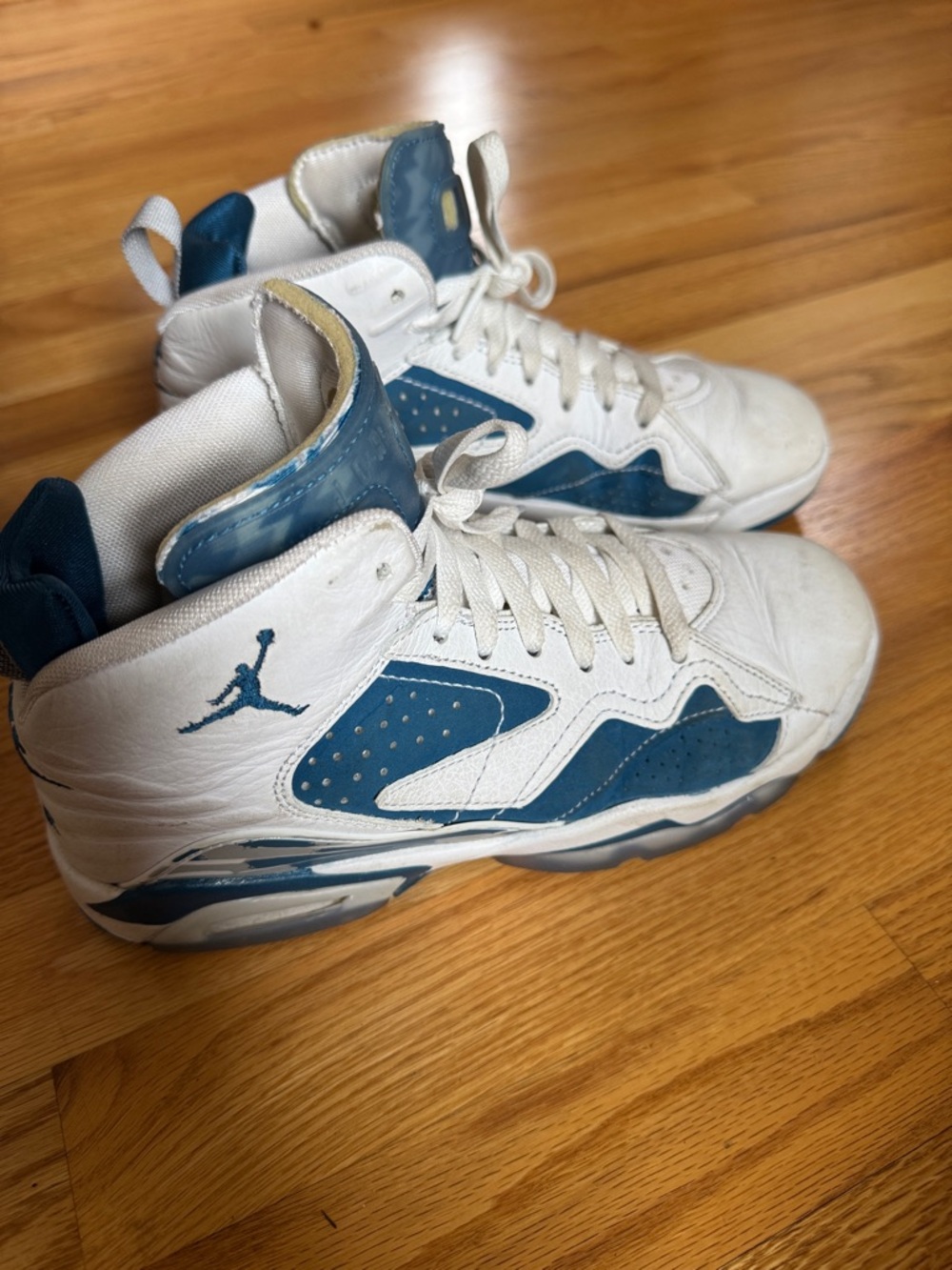 Nike Air Jordan Retro High-Top Sneakers - White Blue